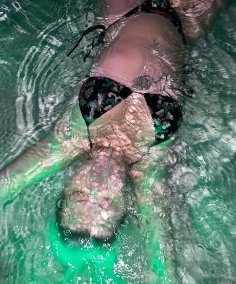 Naakte gelekte OnlyFans-foto van Duda Beat