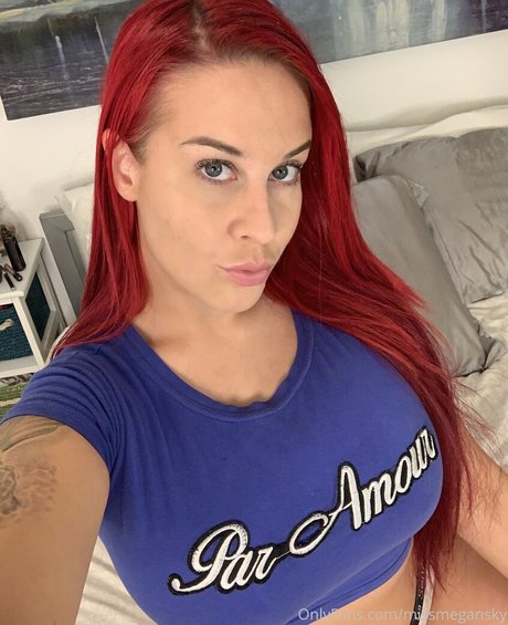 Naakte gelekte OnlyFans-foto van Missmegansky