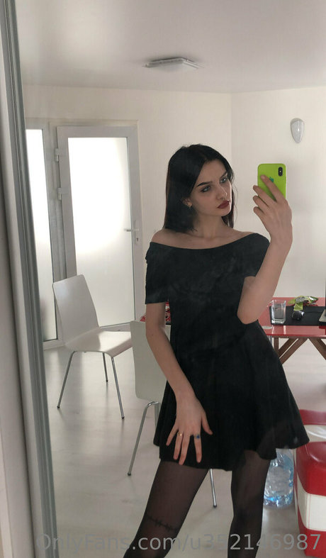 Naakte gelekte OnlyFans-foto van Eveinwonderland