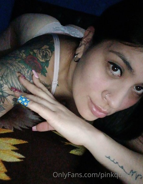 Naakte gelekte OnlyFans-foto van Pinkquartz15