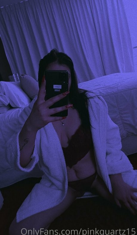 Naakte gelekte OnlyFans-foto van Pinkquartz15