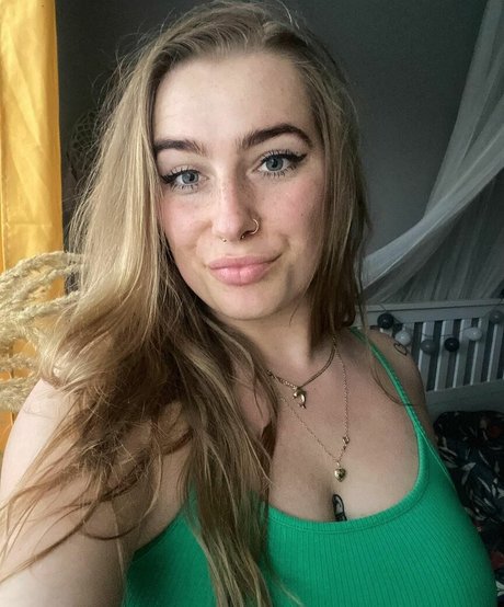 Naakte gelekte OnlyFans-foto van Blondinbelka