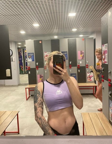 Naakte gelekte OnlyFans-foto van Kselinli