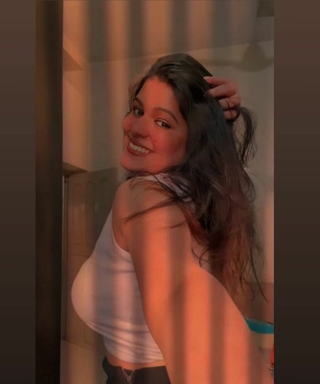 Naakte gelekte OnlyFans-foto van Tejaswipandeyy