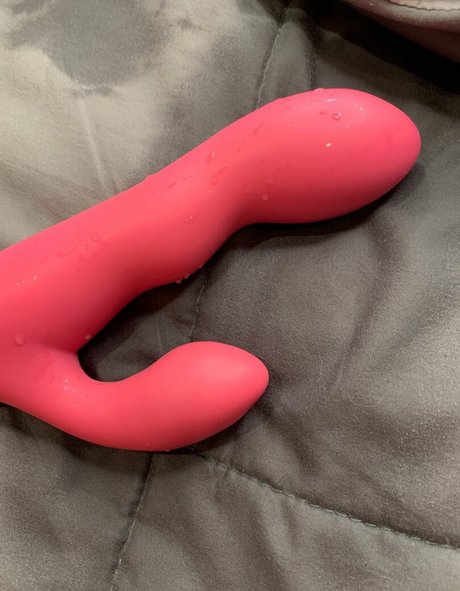 Naakte gelekte OnlyFans-foto van Shesawallflower