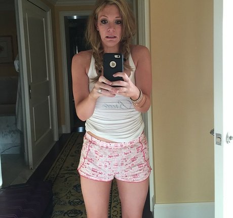 Naakte gelekte OnlyFans-foto van Lindsay Defranco