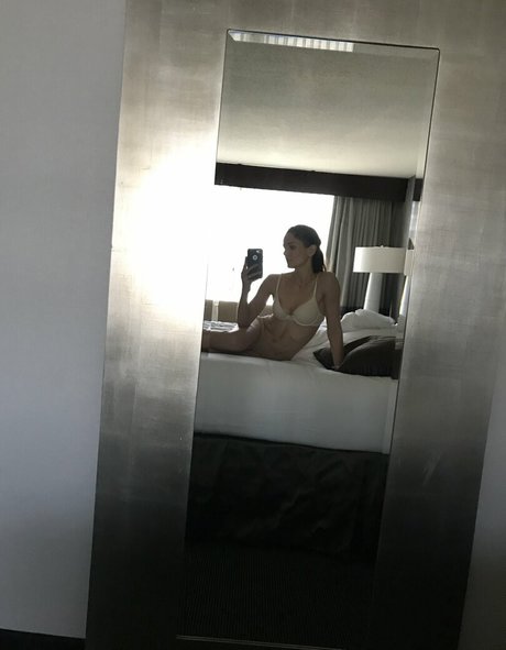 Naakte gelekte OnlyFans-foto van Sarah Wayne Callies