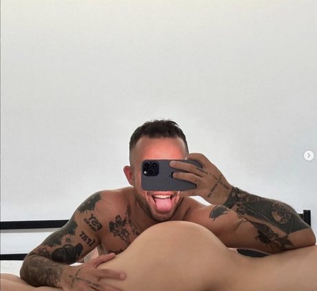 Naakte gelekte OnlyFans-foto van Fsymammy