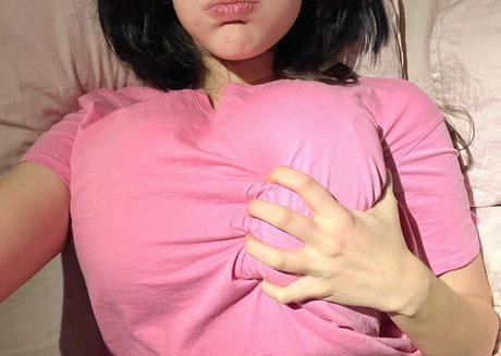 Naakte gelekte OnlyFans-foto van Mysteriousgirlfriendxoxo