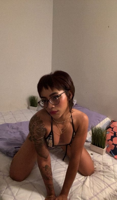 Naakte gelekte OnlyFans-foto van Buffcamile