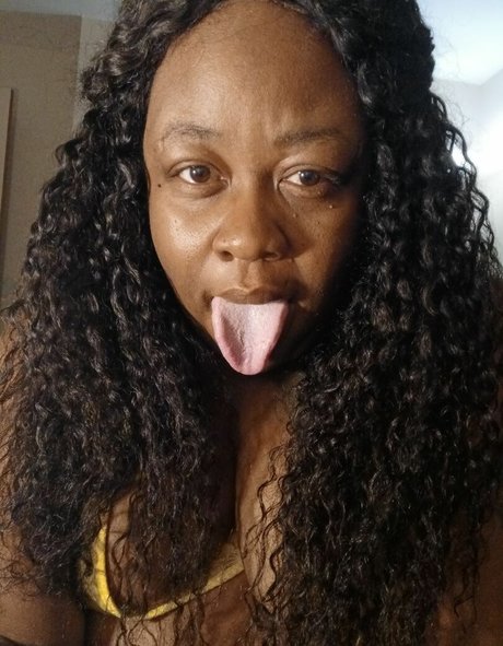 Naakte gelekte OnlyFans-foto van Discoliisa