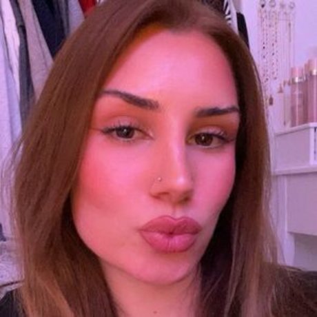 Naakte gelekte OnlyFans-foto van Carmen Blair