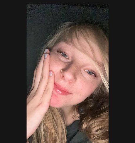 Naakte gelekte OnlyFans-foto van Blondevivi