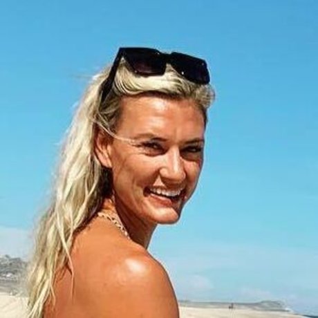 Naakte gelekte OnlyFans-foto van Annie Kunz
