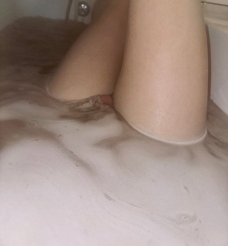 Naakte gelekte OnlyFans-foto van Scarlettford