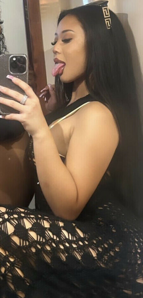 Naakte gelekte OnlyFans-foto van Thailiian