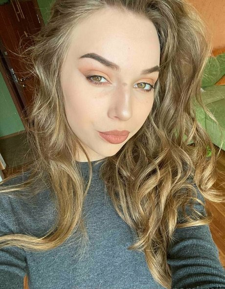 Naakte gelekte OnlyFans-foto van Ayanami Rei