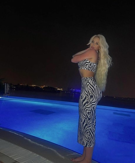 Naakte gelekte OnlyFans-foto van Kicaa Kristina Stani