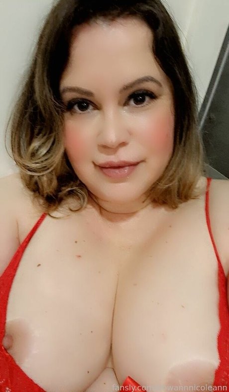 Naakte gelekte OnlyFans-foto van Bbwannnicoleann
