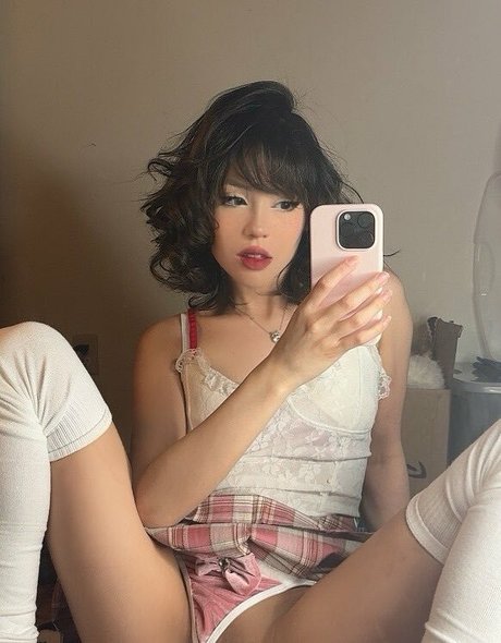 Naakte gelekte OnlyFans-foto van Linaboobie