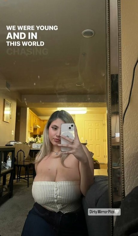 Naakte gelekte OnlyFans-foto van Inez Curiel