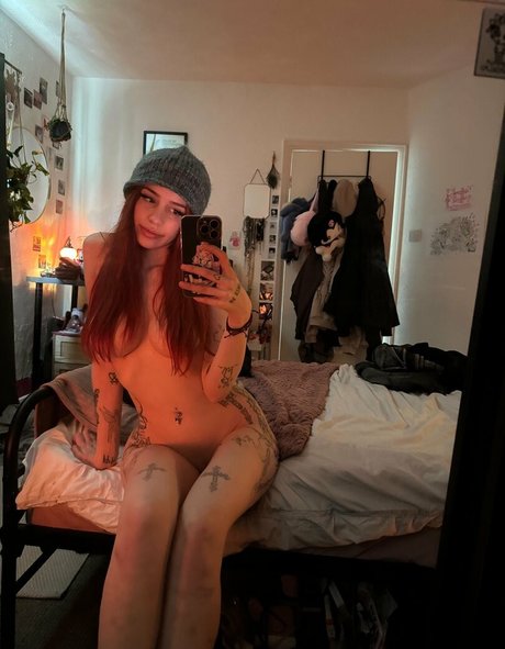 Naakte gelekte OnlyFans-foto van Erotica2222
