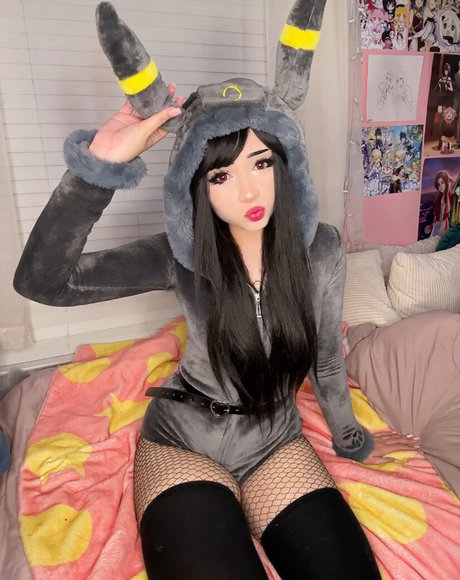 Naakte gelekte OnlyFans-foto van Koraaura