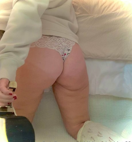 Naakte gelekte OnlyFans-foto van Thickhips30