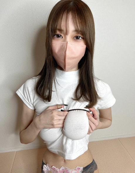 Naakte gelekte OnlyFans-foto van Yashiro Mio