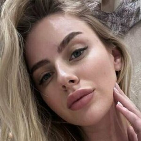 Naakte gelekte OnlyFans-foto van Sweetblondelove