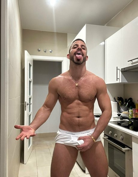 Naakte gelekte OnlyFans-foto van Carlitosxfree