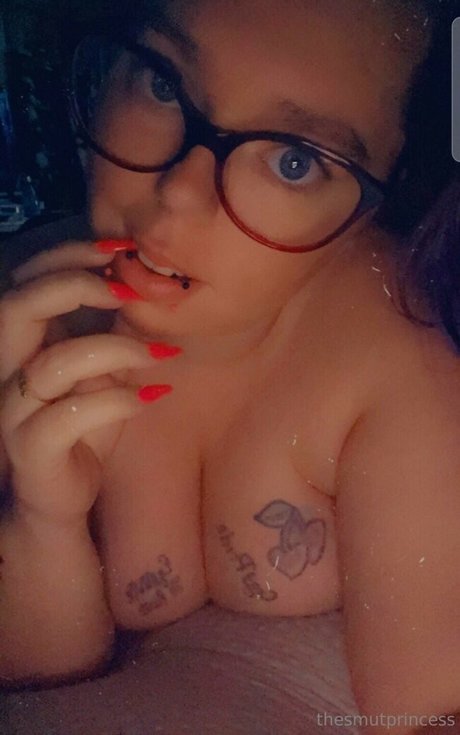 Naakte gelekte OnlyFans-foto van Thesmutprincess