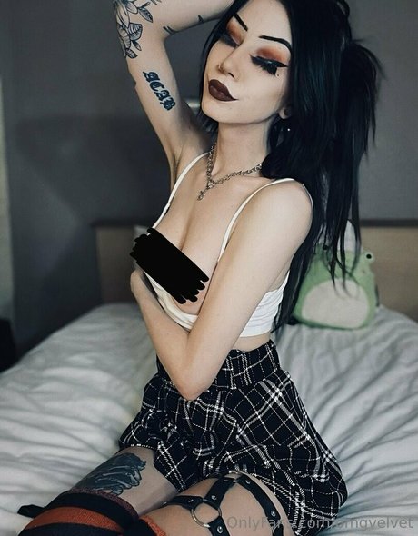 Naakte gelekte OnlyFans-foto van Omgvelvet
