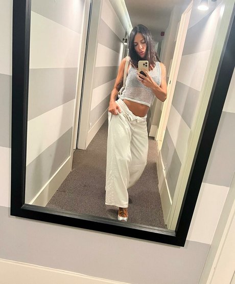 Naakte gelekte OnlyFans-foto van Lorenacastell