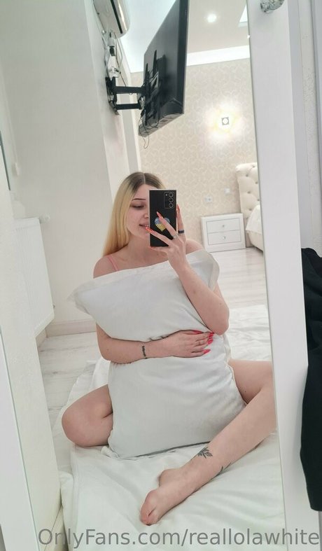 Naakte gelekte OnlyFans-foto van Reallolawhite