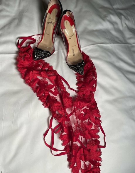 Naakte gelekte OnlyFans-foto van Therealtahiry