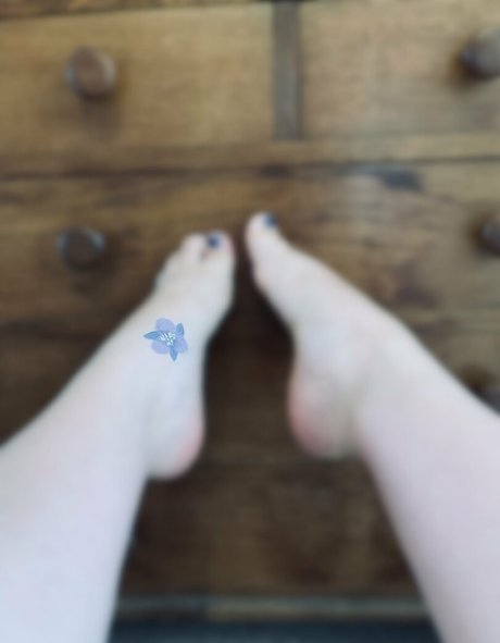 Naakte gelekte OnlyFans-foto van Ravenclawslostdiadem