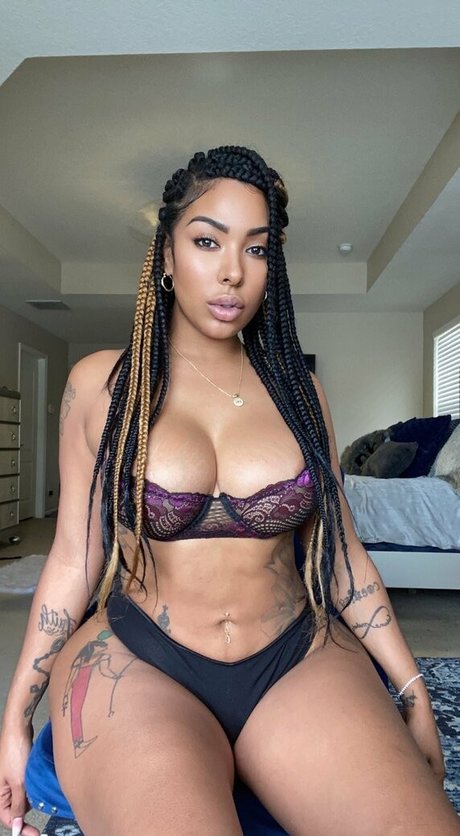 Naakte gelekte OnlyFans-foto van Sashastallion