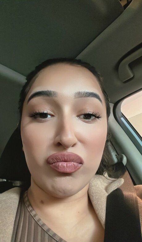 Naakte gelekte OnlyFans-foto van Iamrakhi