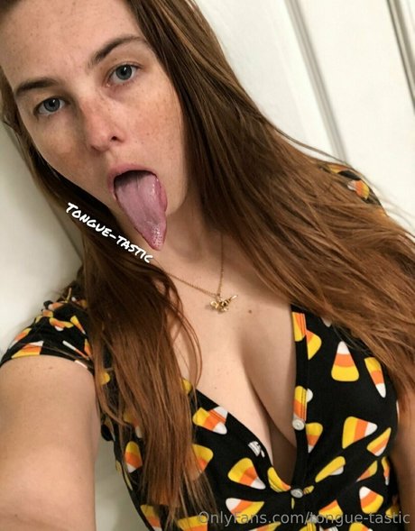 Naakte gelekte OnlyFans-foto van Tonguetastic