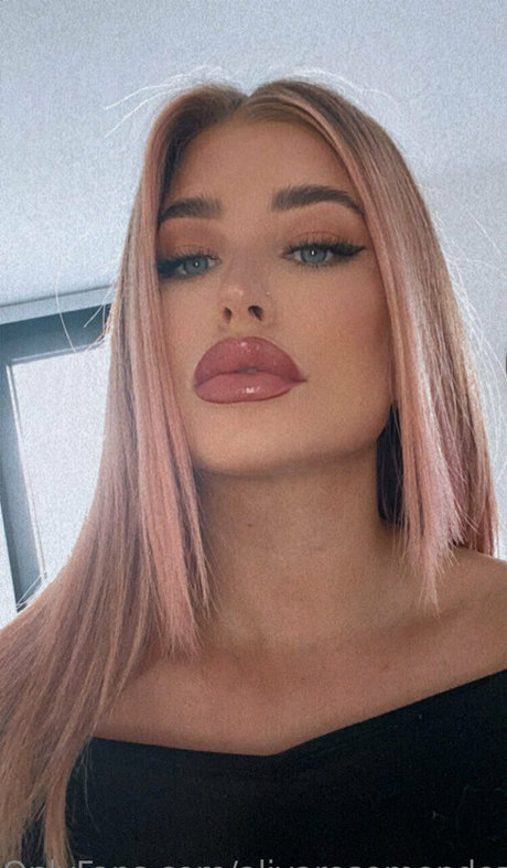 Naakte gelekte OnlyFans-foto van Jessicarabbitrose