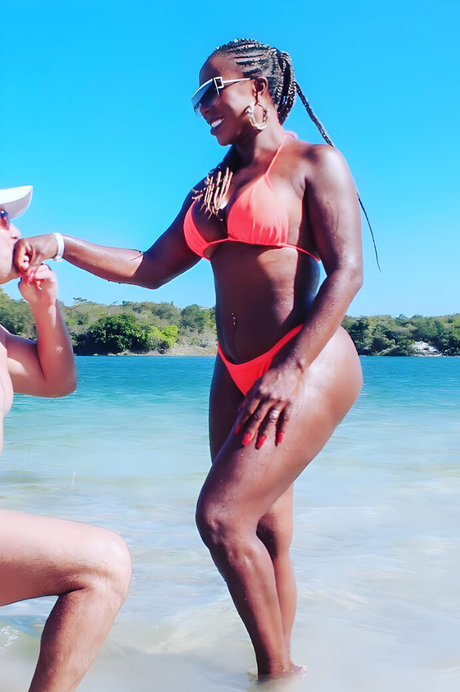 Naakte gelekte OnlyFans-foto van Adelia Soares