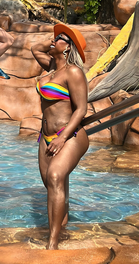 Naakte gelekte OnlyFans-foto van Adelia Soares