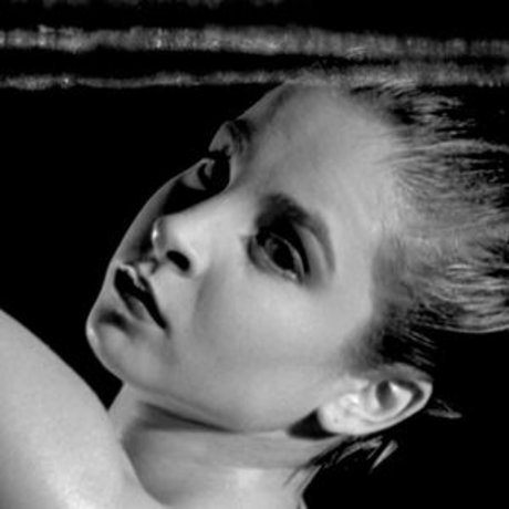 Naakte gelekte OnlyFans-foto van Corina Ungureanu