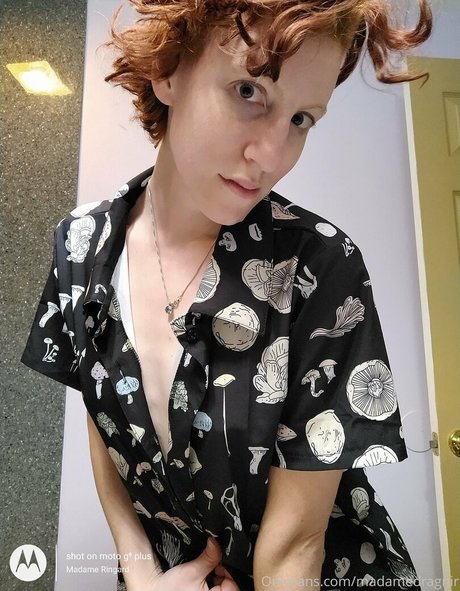 Naakte gelekte OnlyFans-foto van Madamedragnir