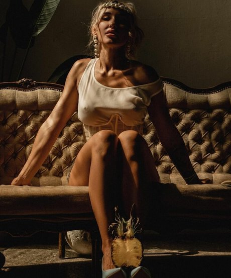 Naakte gelekte OnlyFans-foto van Ksusha Lioness