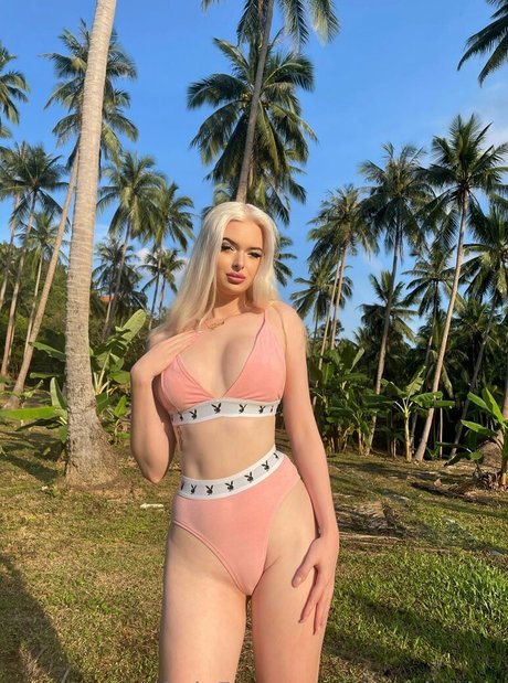 Naakte gelekte OnlyFans-foto van Alexabarbie