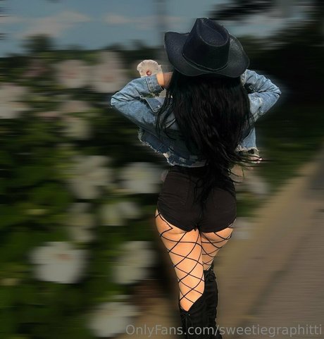Naakte gelekte OnlyFans-foto van Sweetiegraphitti