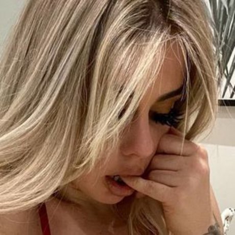Naakte gelekte OnlyFans-foto van Littleleahxo