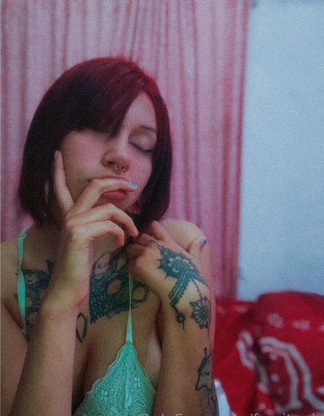 Naakte gelekte OnlyFans-foto van Fresitaah